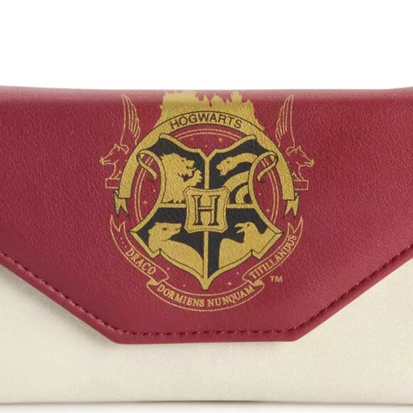Harry Potter Hogwarts Wallet with Gryffindor Keychain Combo - Wizarding World - Picture 5 of 10